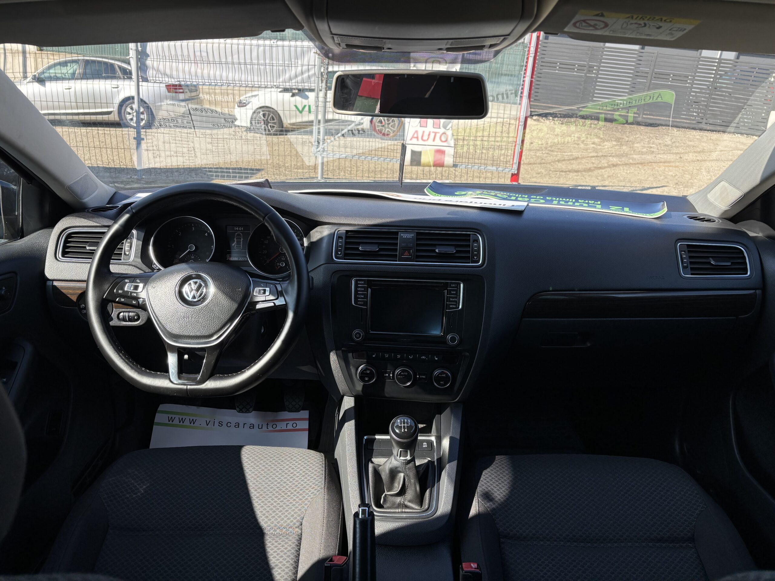 
								Volkswagen Jetta full									