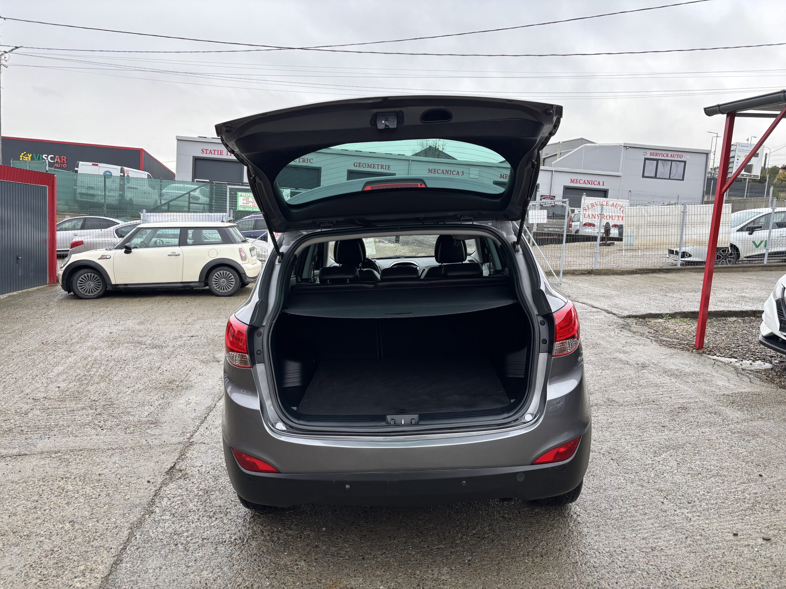 
								Hyundai ix35 full									