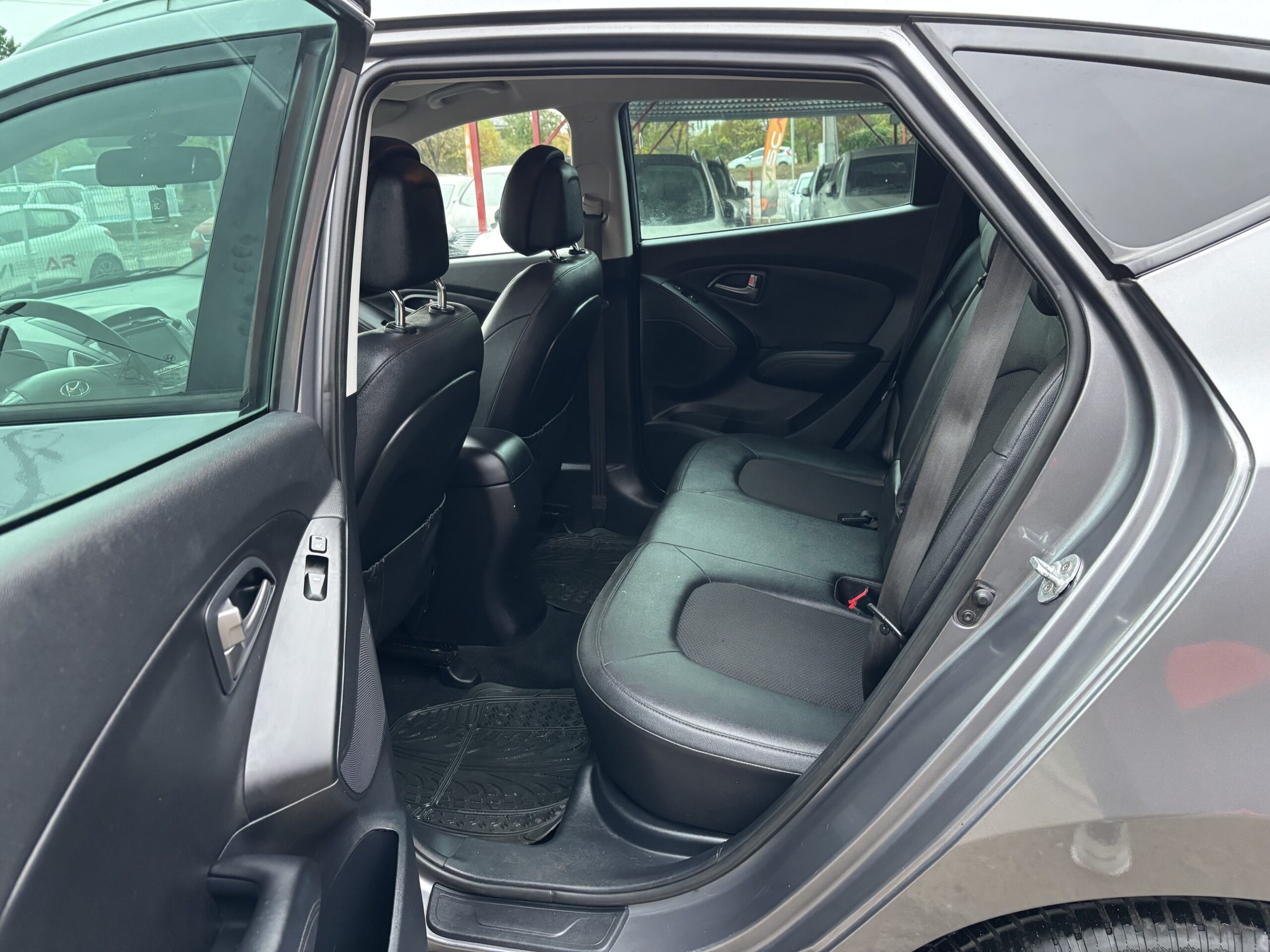 
								Hyundai ix35 full									