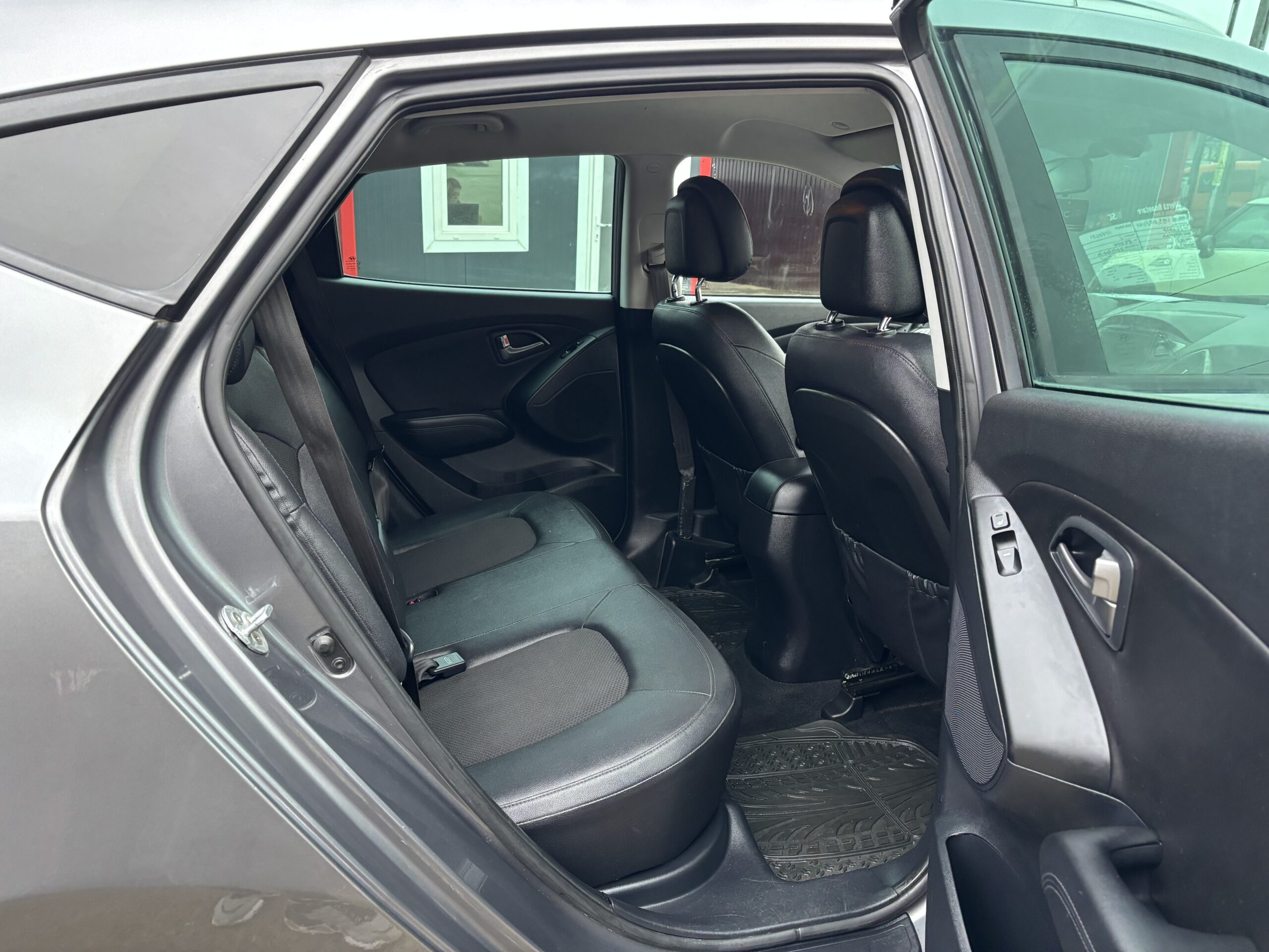 
								Hyundai ix35 full									