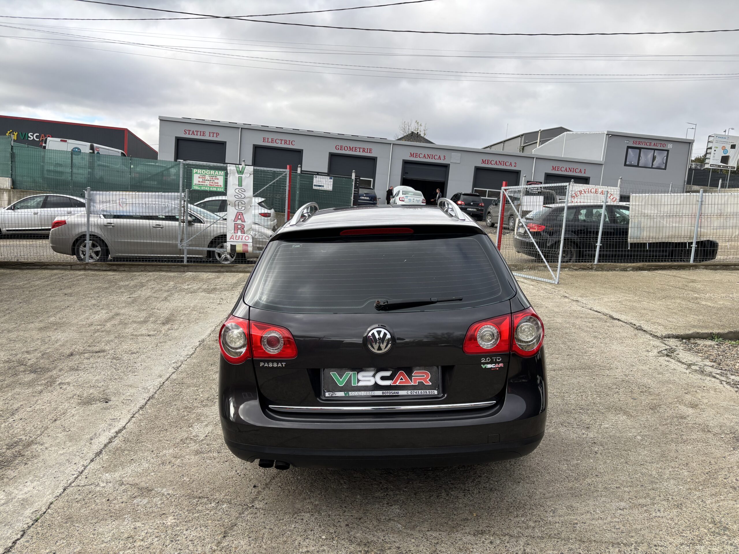 
								Volkswagen Passat full									