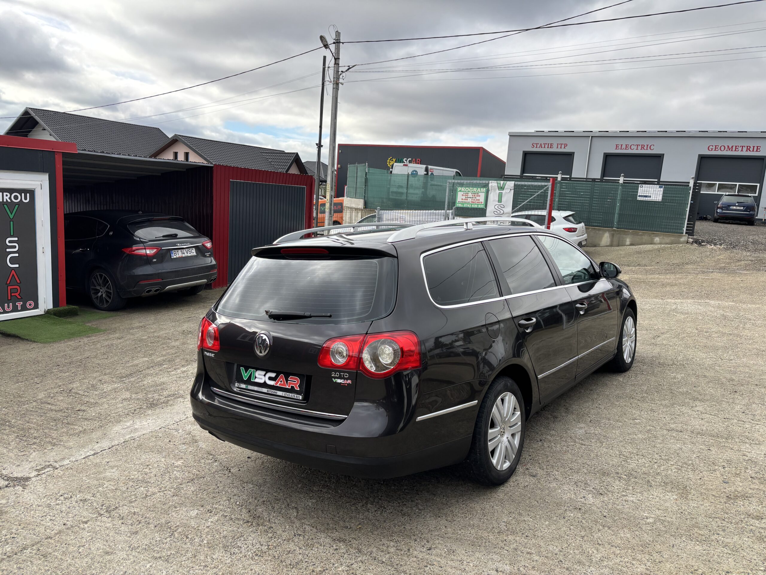 
								Volkswagen Passat full									