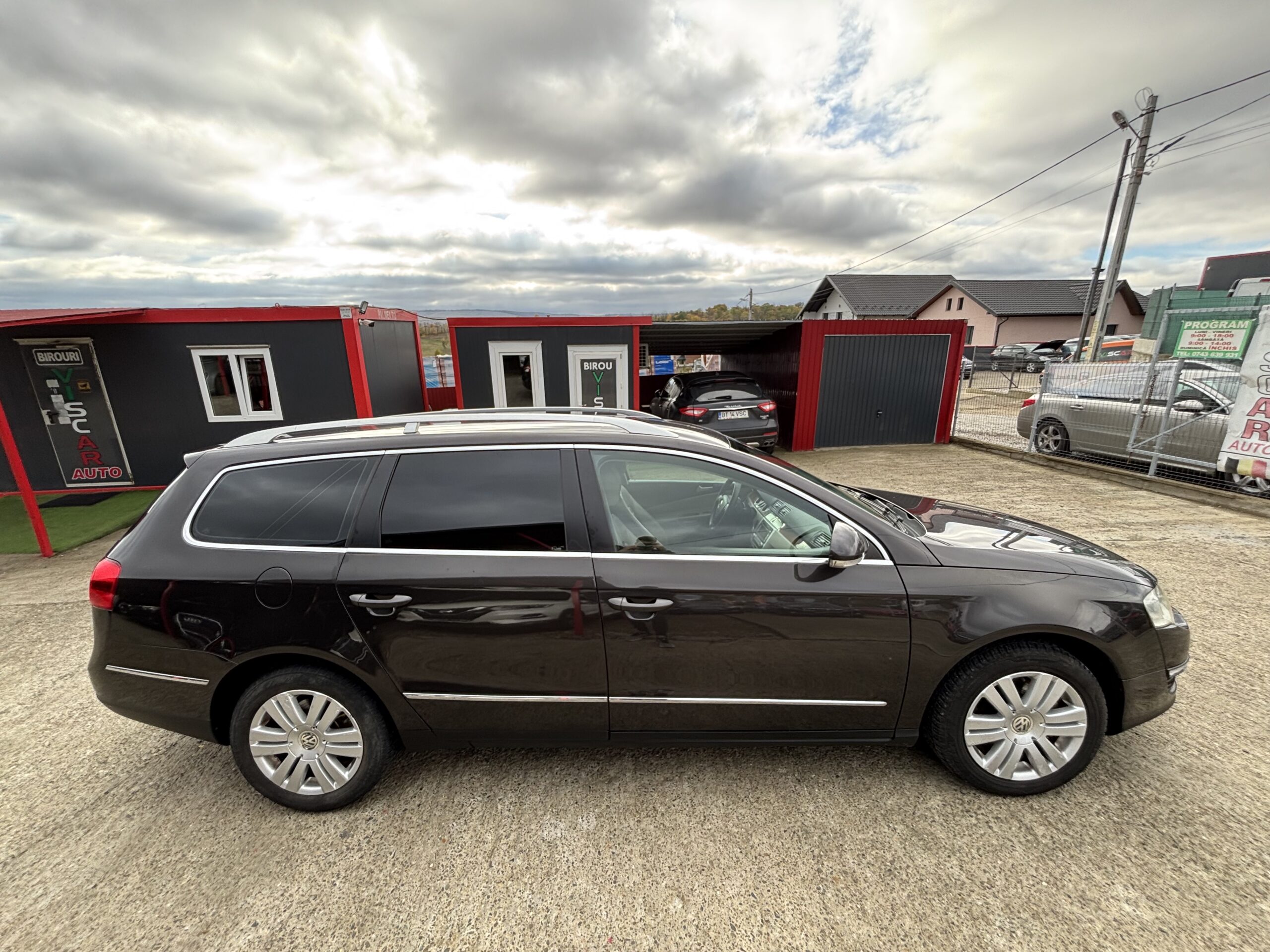
								Volkswagen Passat full									