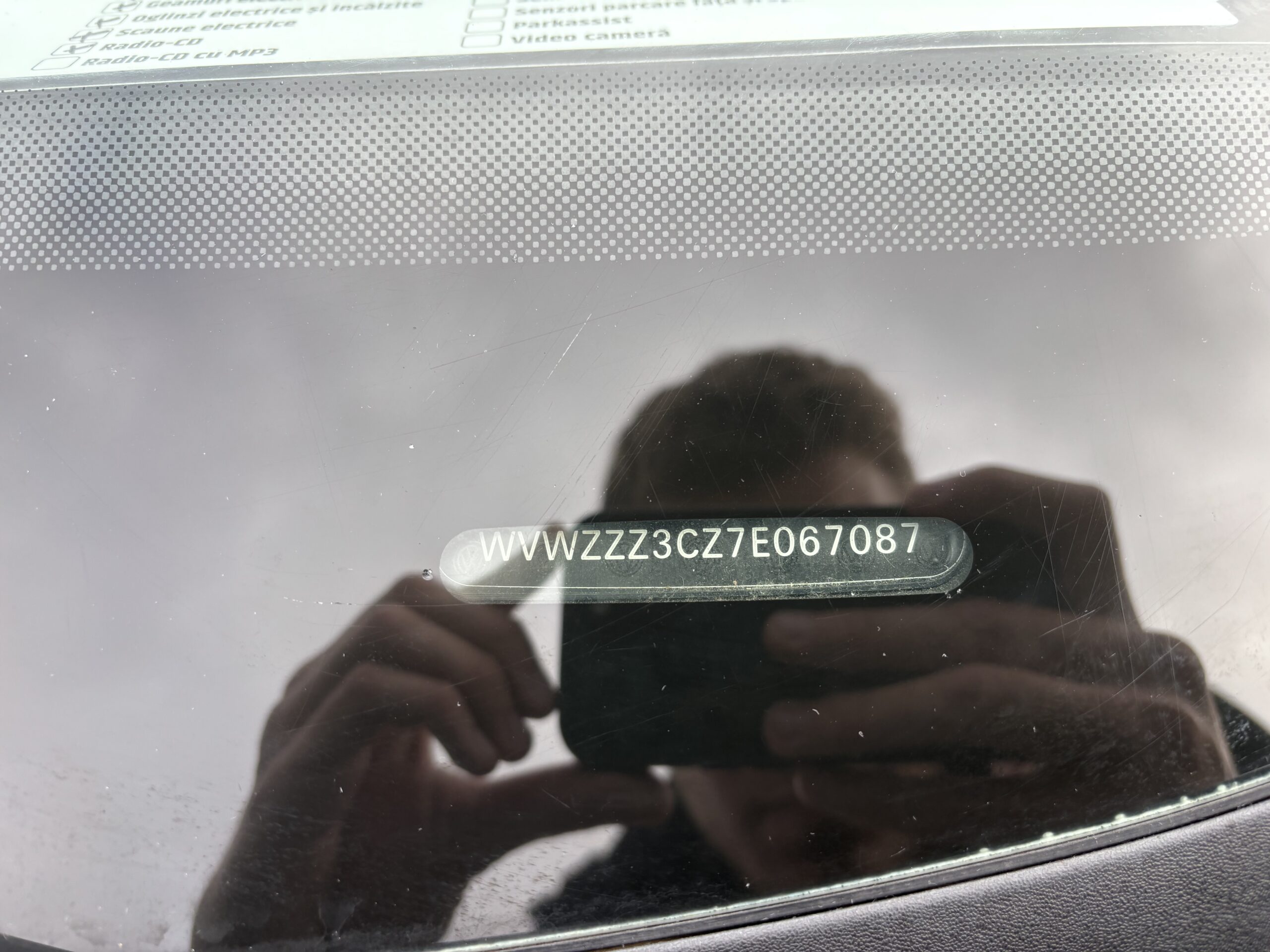
								Volkswagen Passat full									