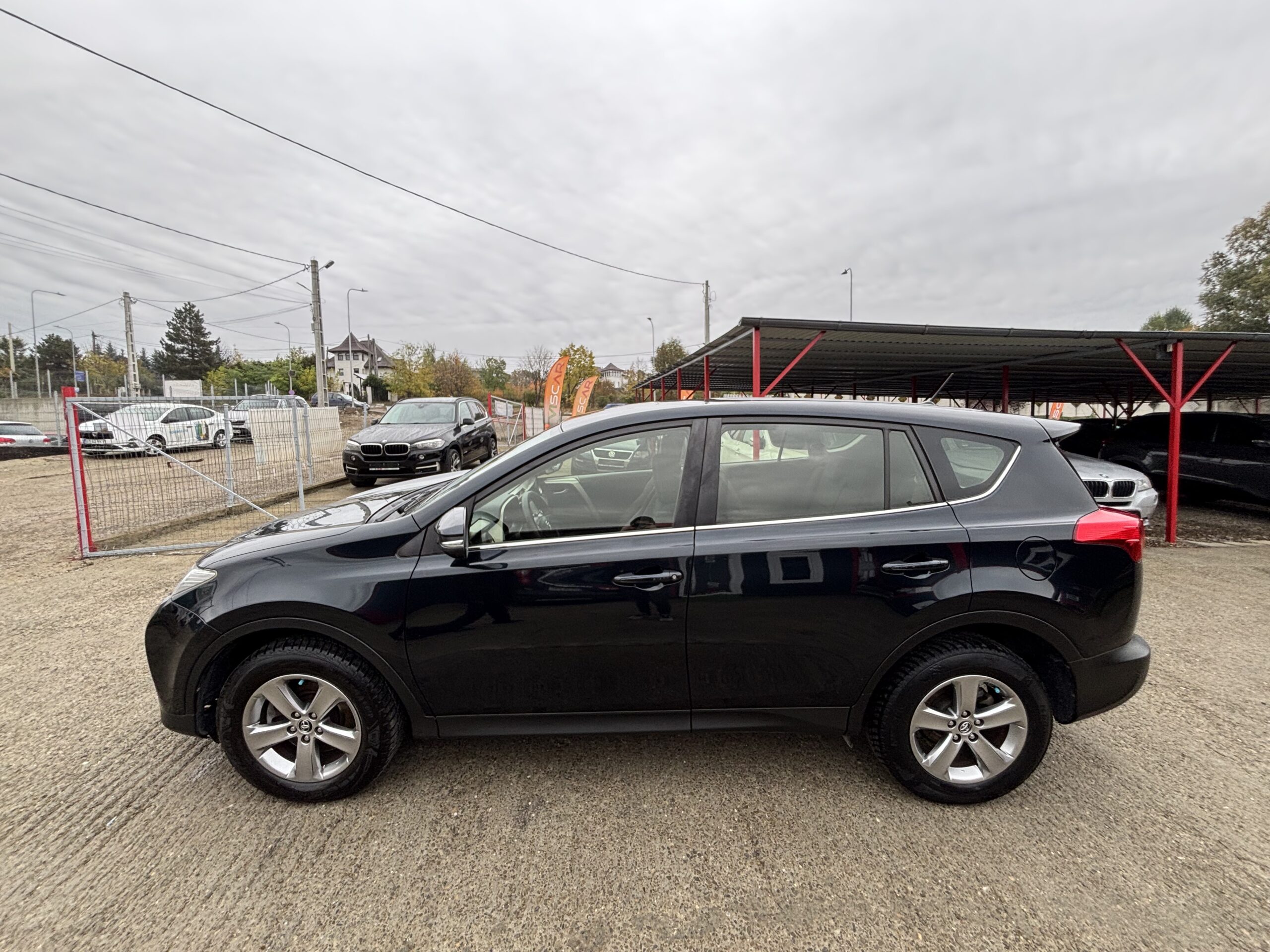 
								Toyota Rav4 full									