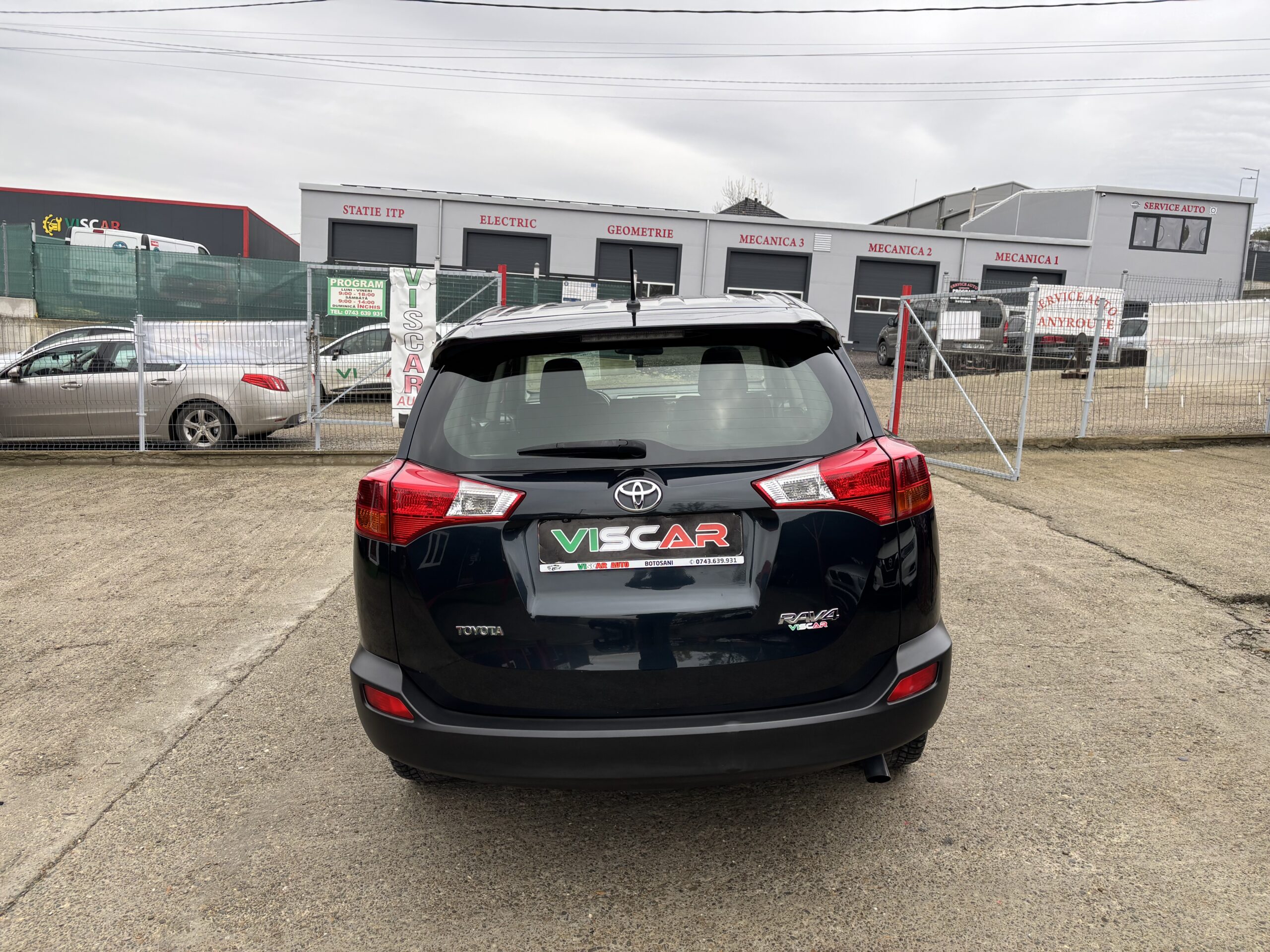 
								Toyota Rav4 full									