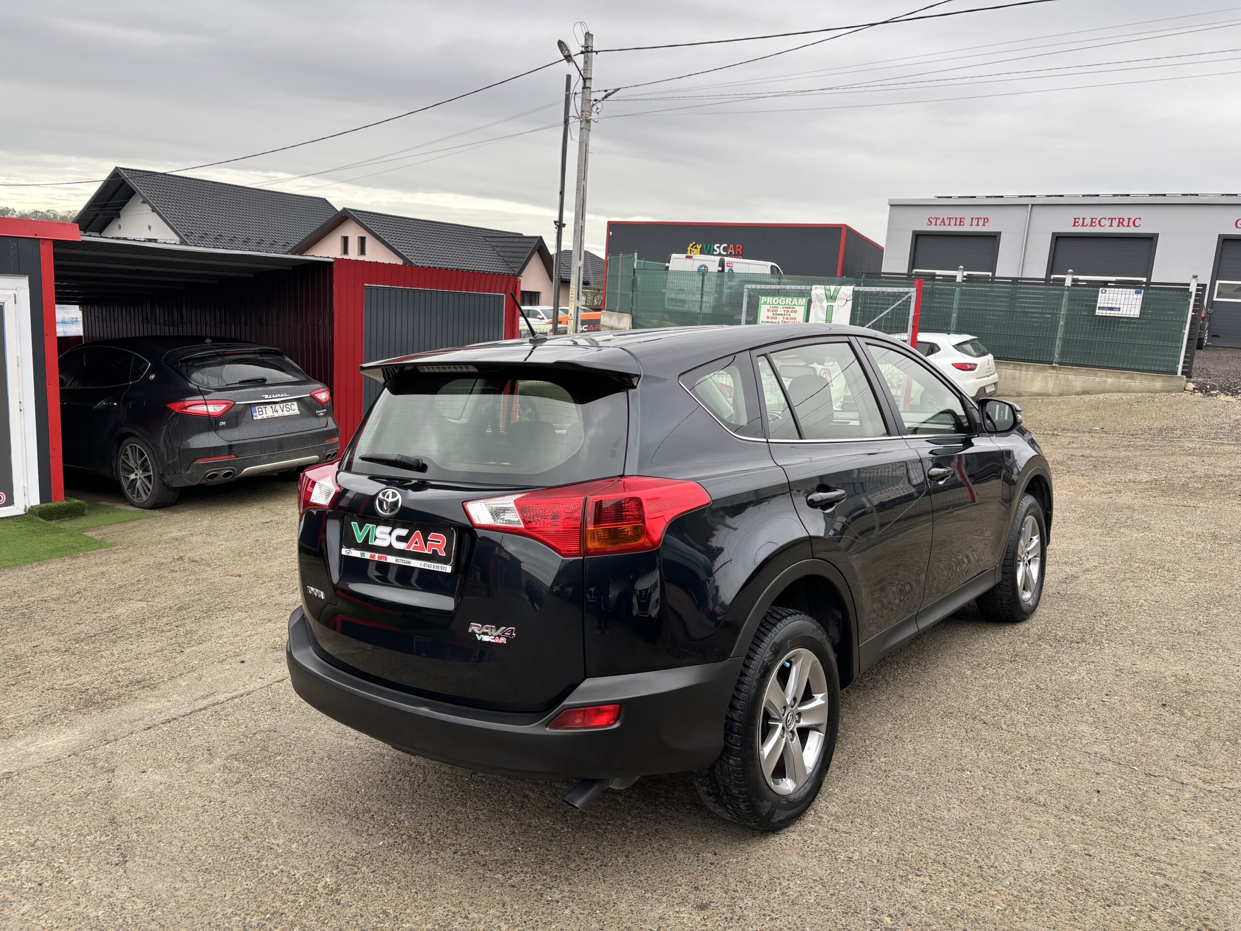 
								Toyota Rav4 full									
