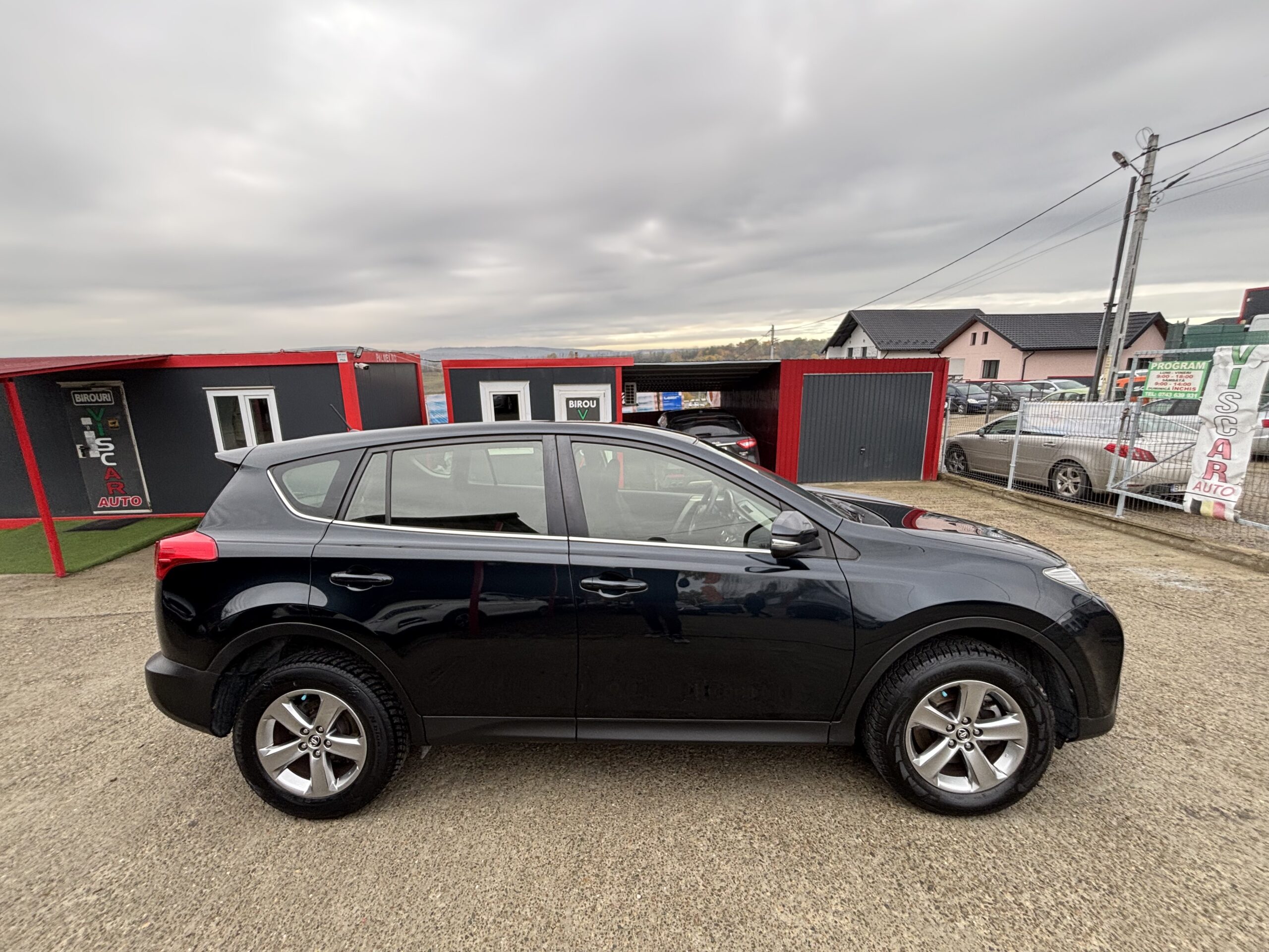 
								Toyota Rav4 full									