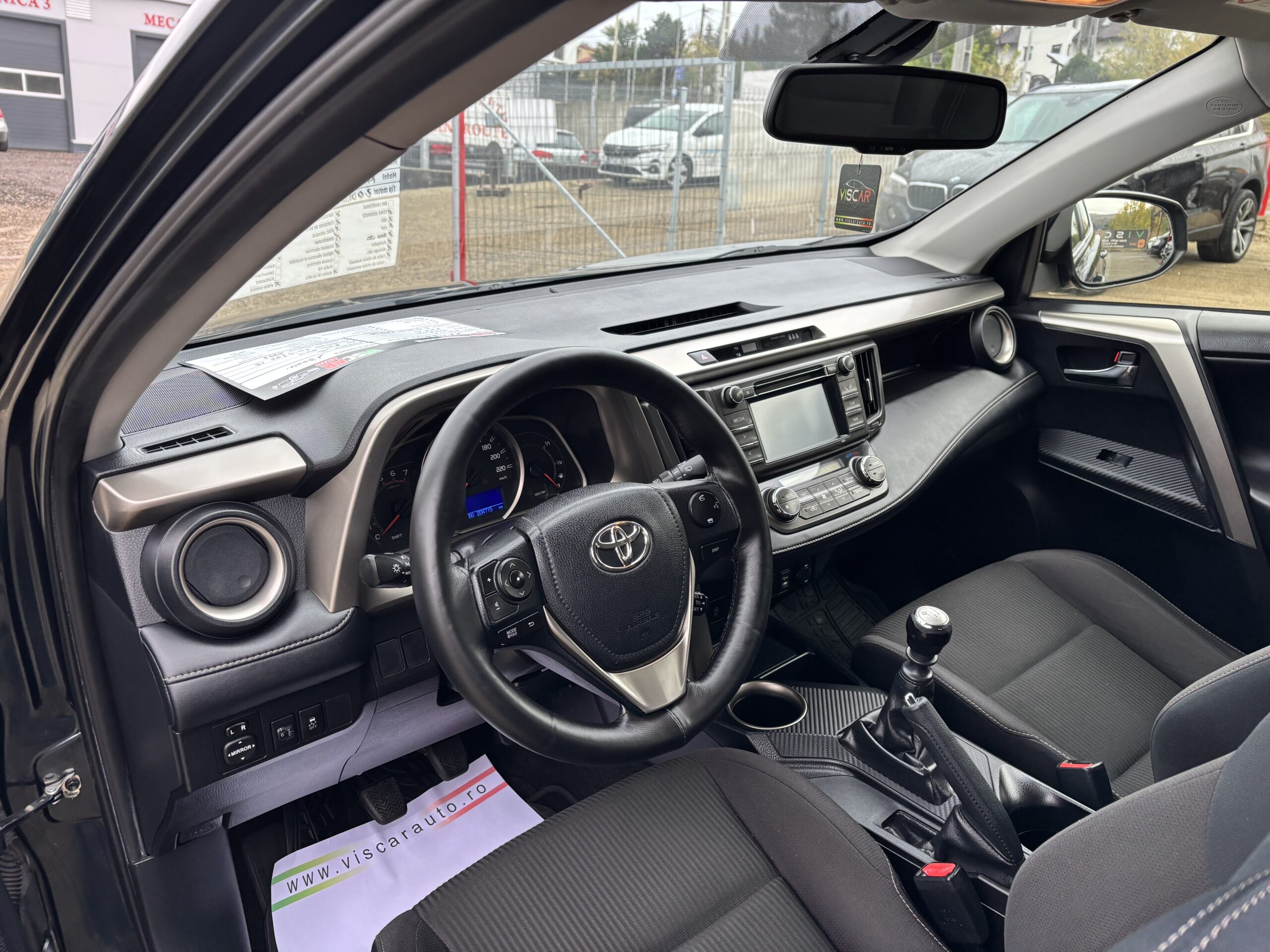 
								Toyota Rav4 full									