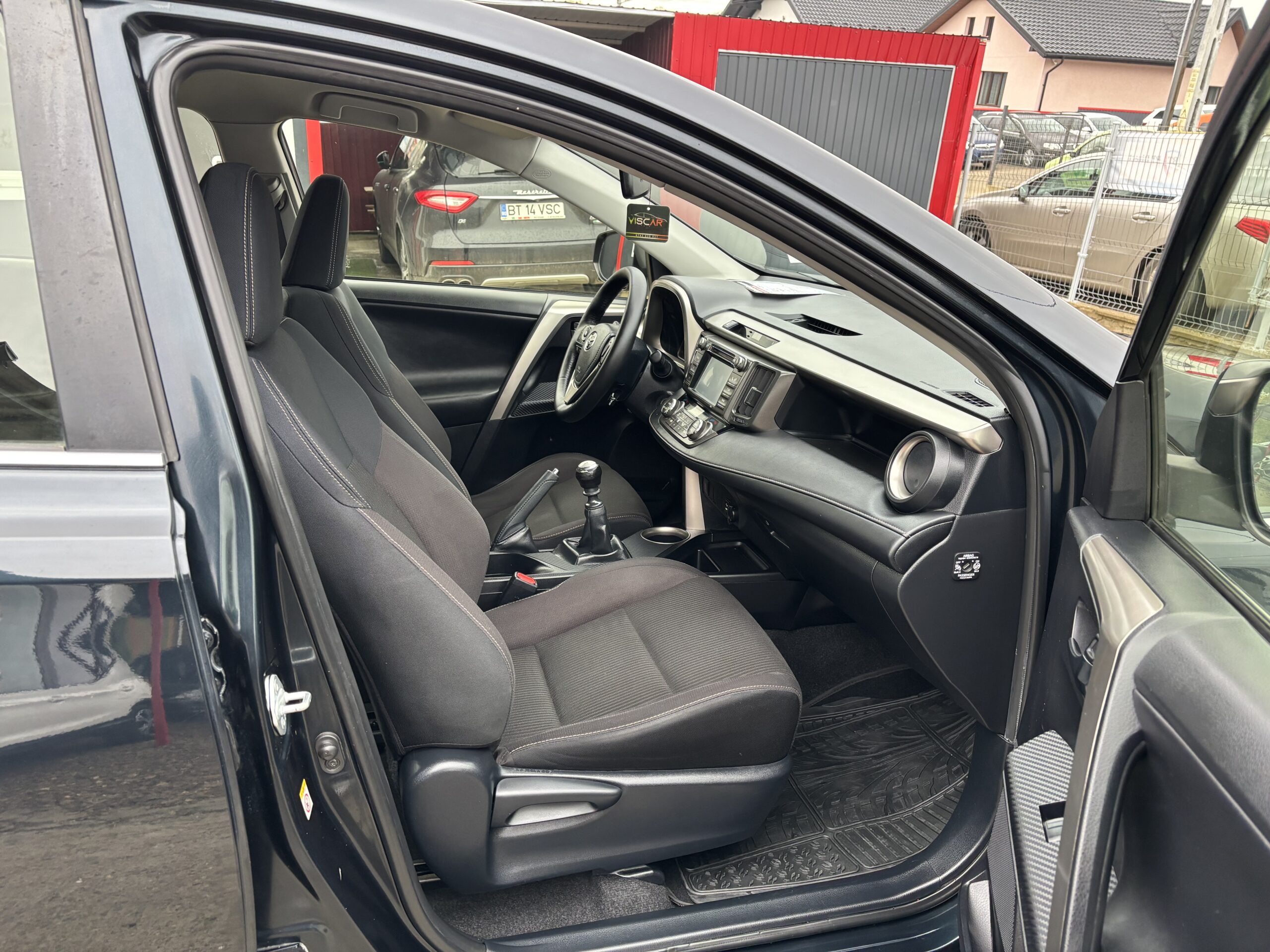 
								Toyota Rav4 full									