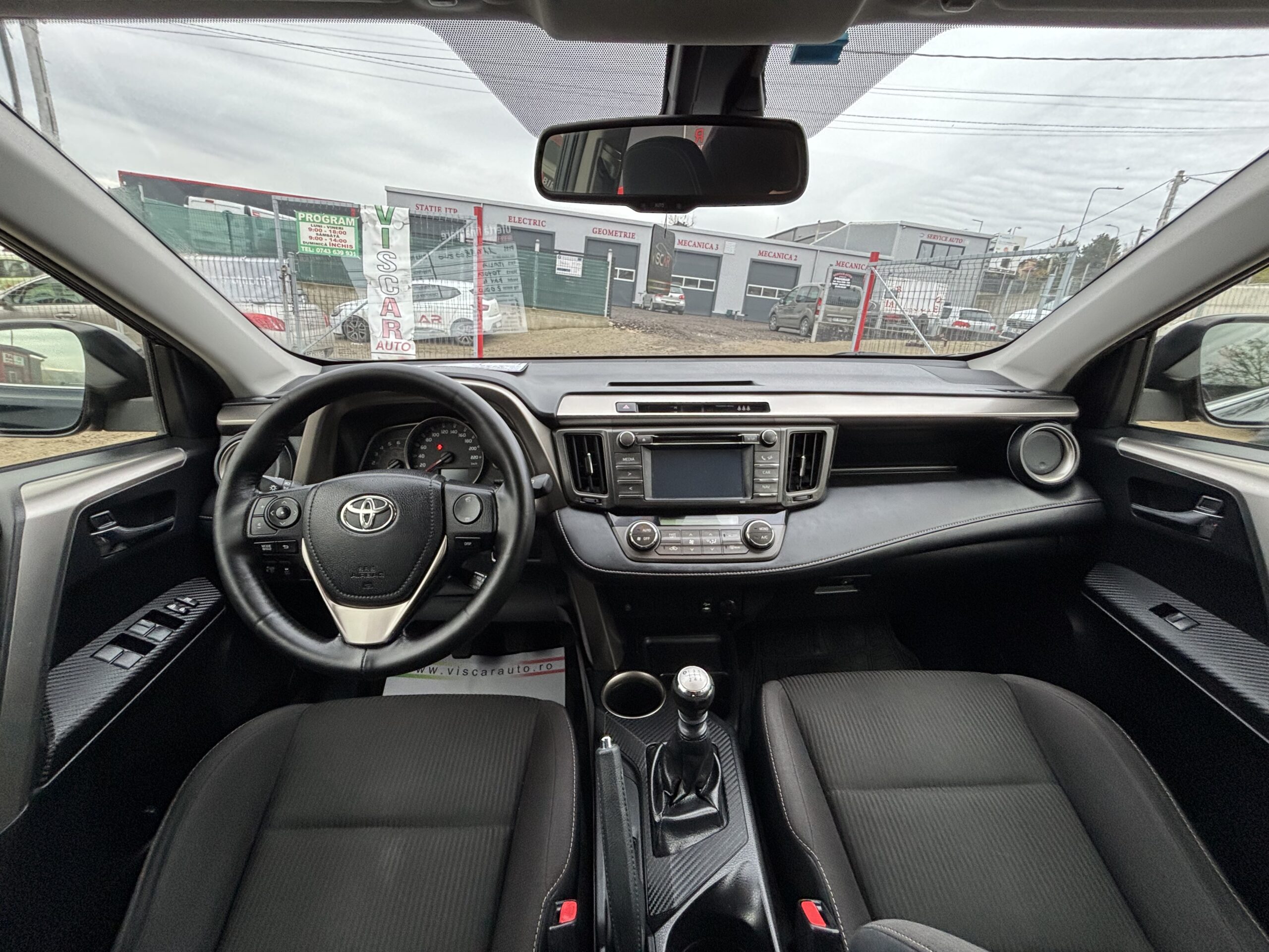 
								Toyota Rav4 full									