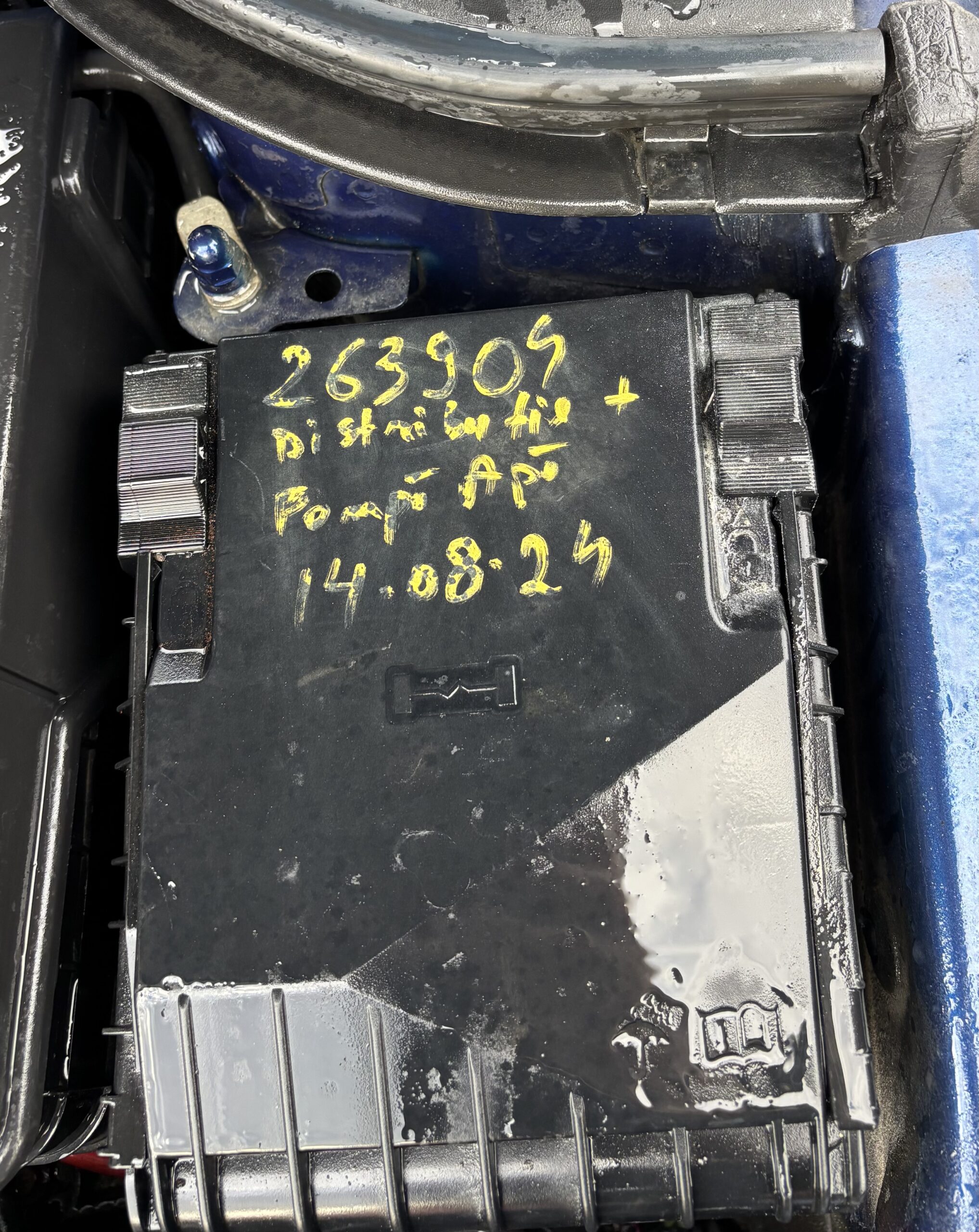 
								Volkswagen Passat full									