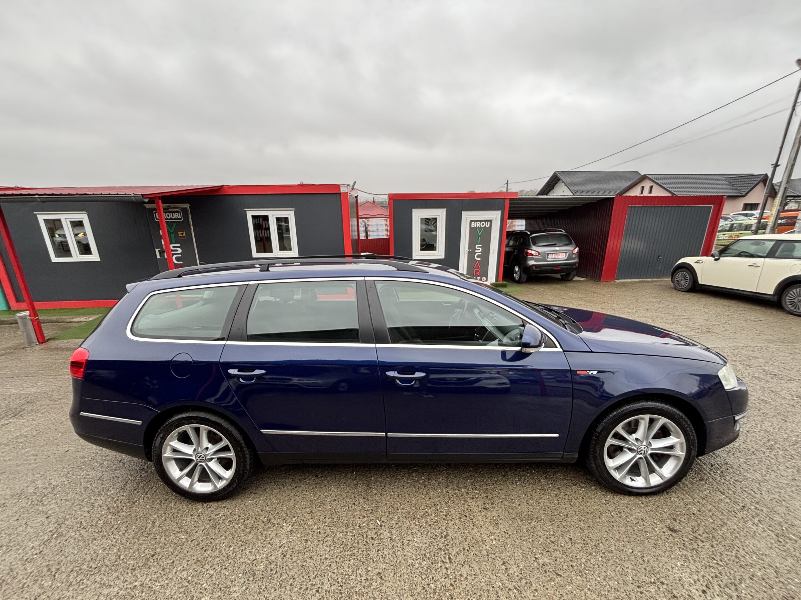 
								Volkswagen Passat full									