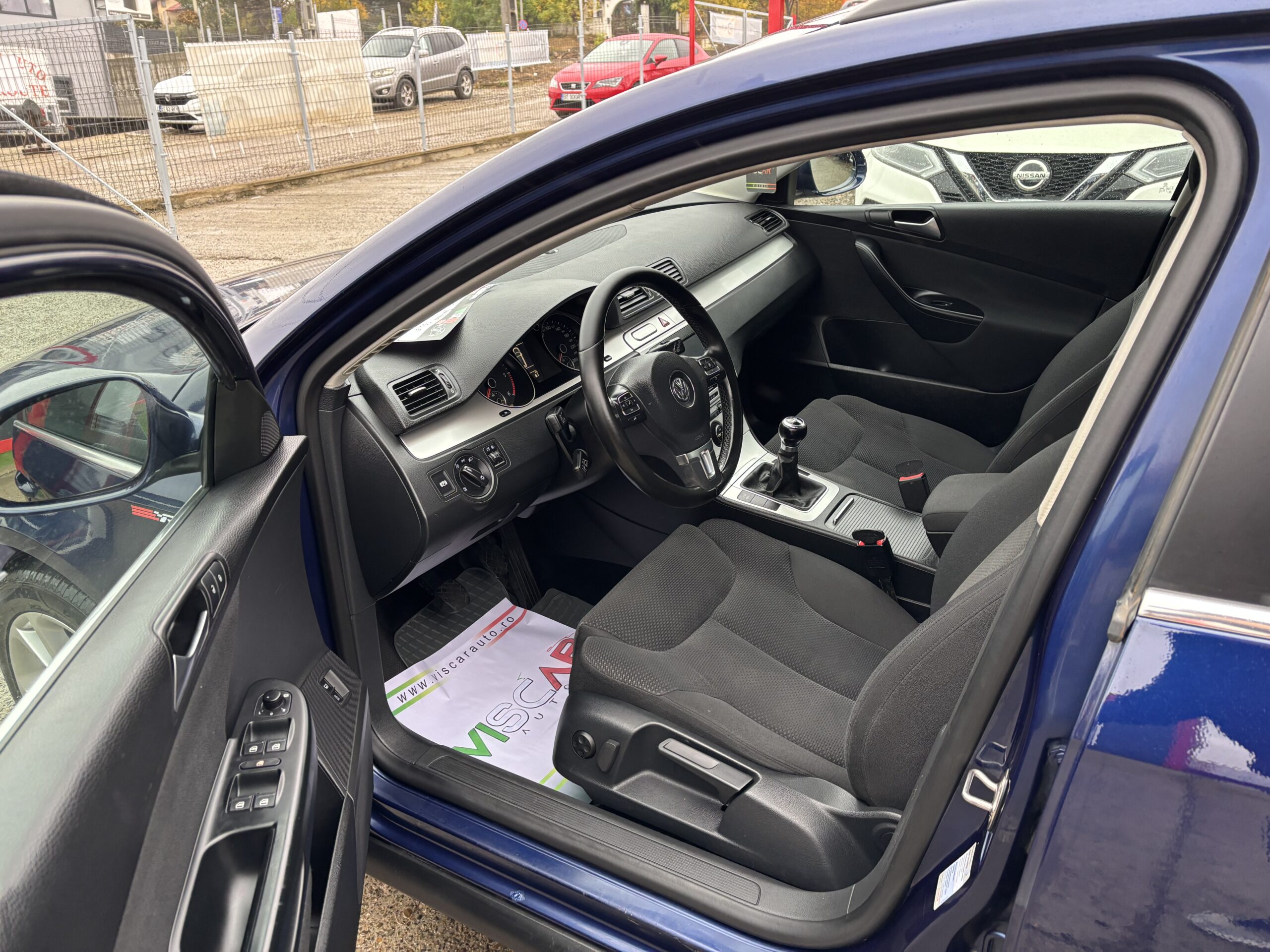 
								Volkswagen Passat full									