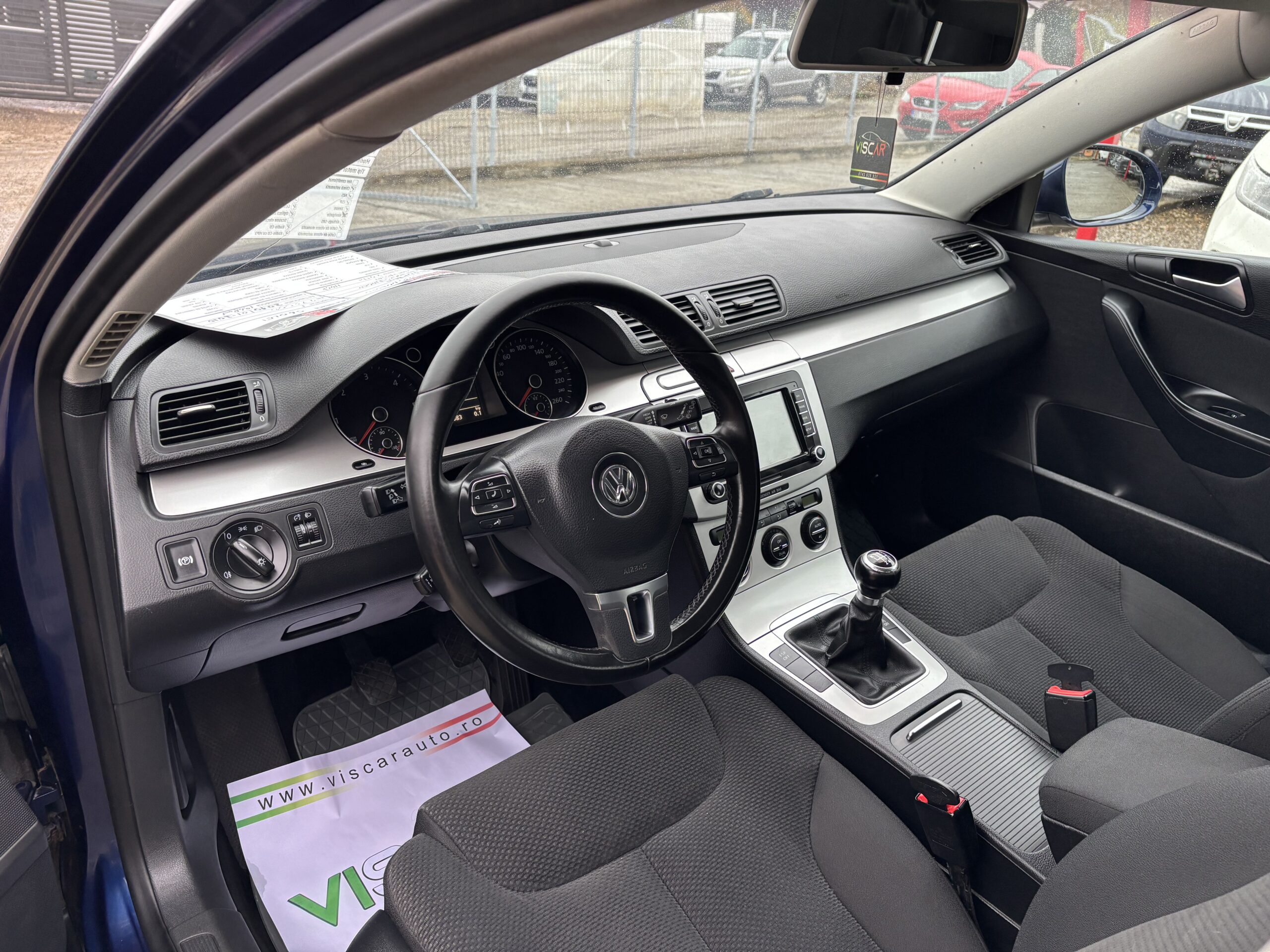 
								Volkswagen Passat full									