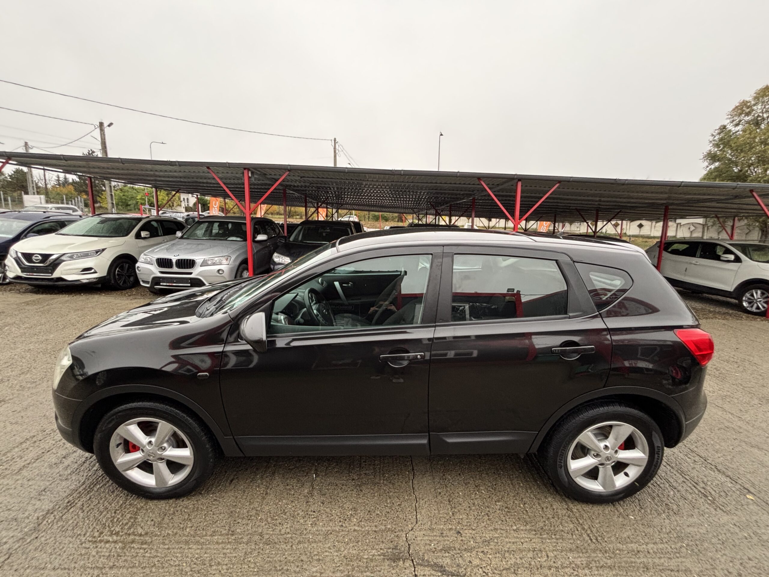 
								Nissan Qashqai full									