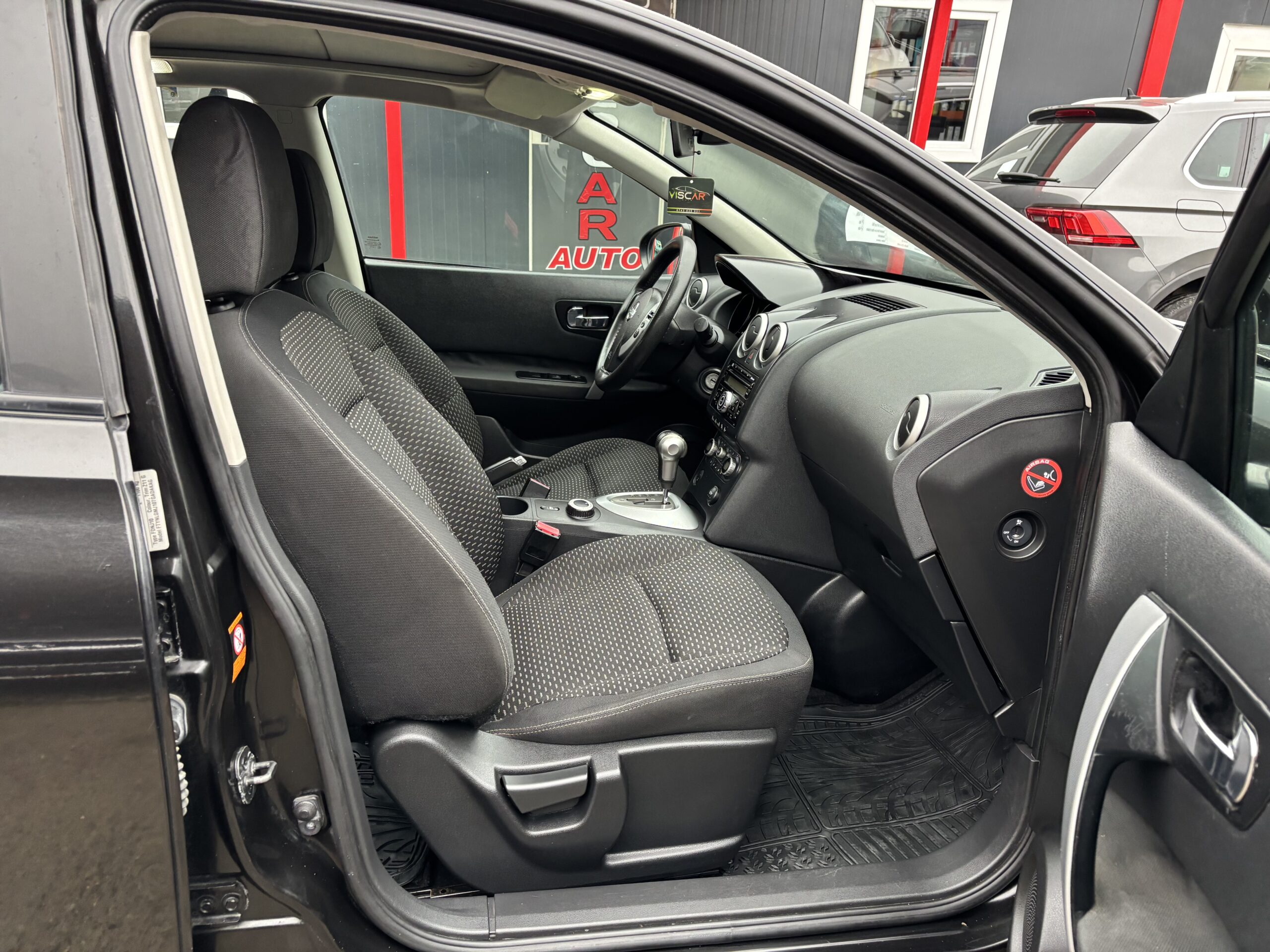 
								Nissan Qashqai full									