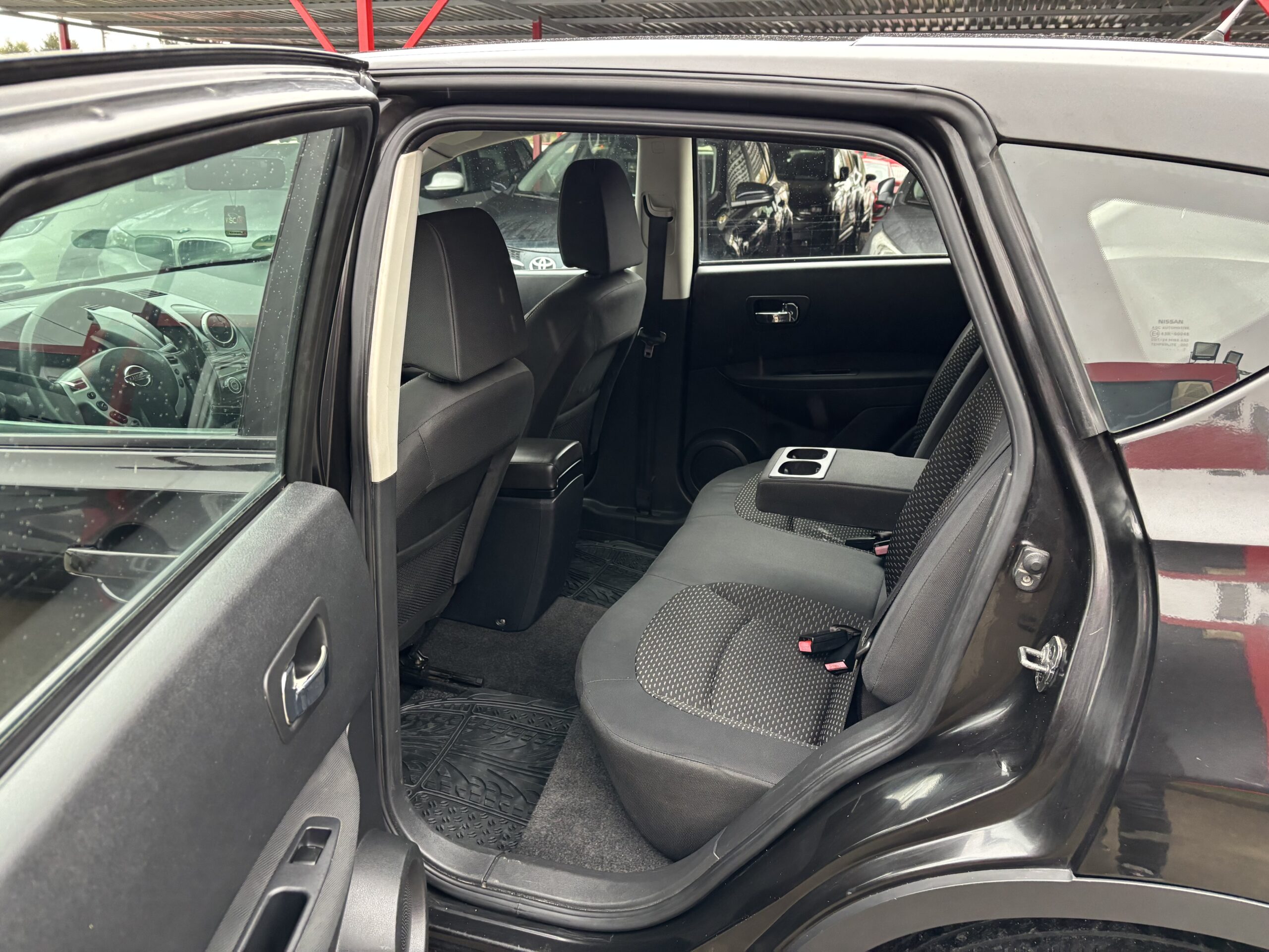 
								Nissan Qashqai full									