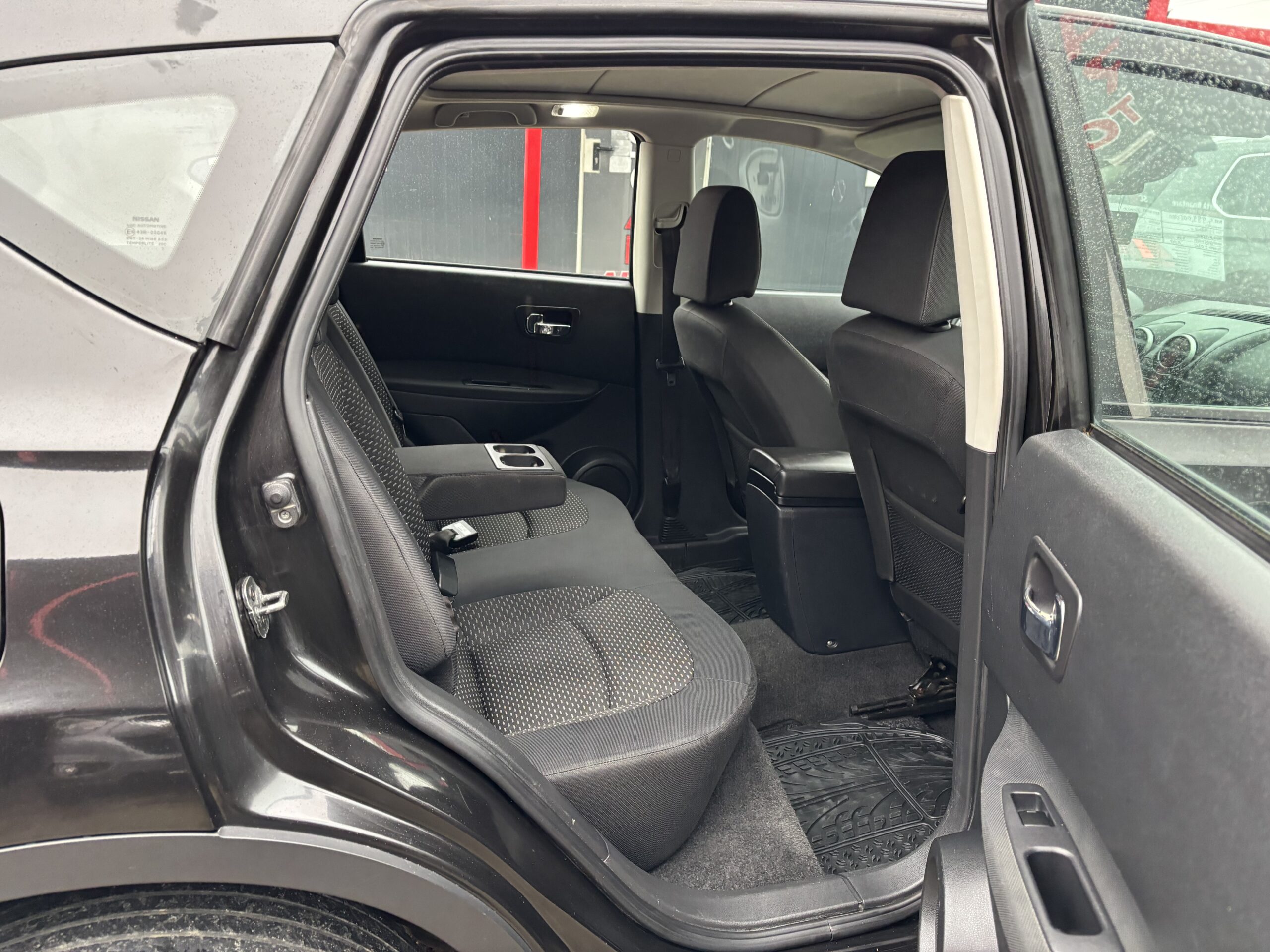 
								Nissan Qashqai full									