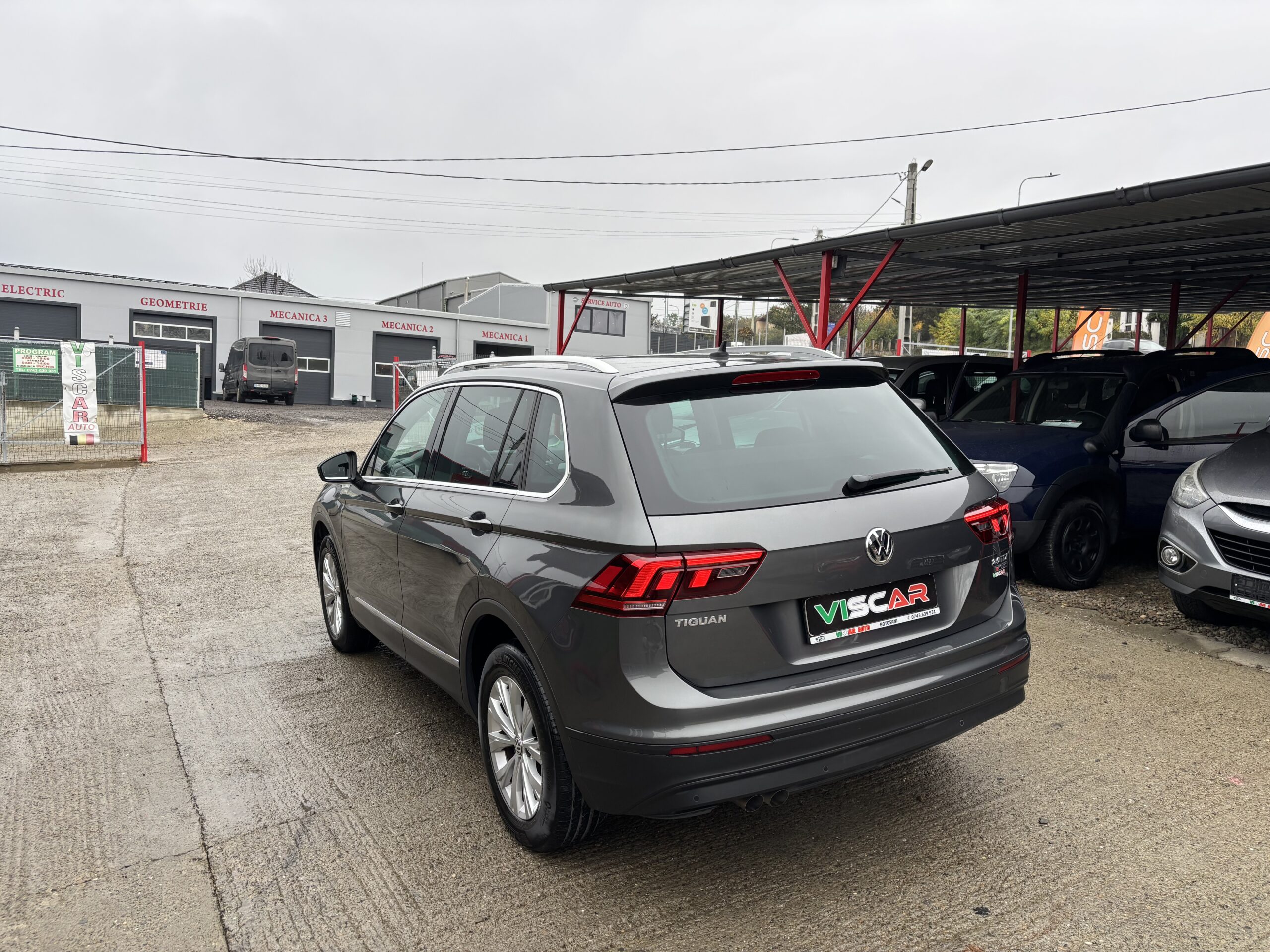 
								Volkswagen Tiguan full									