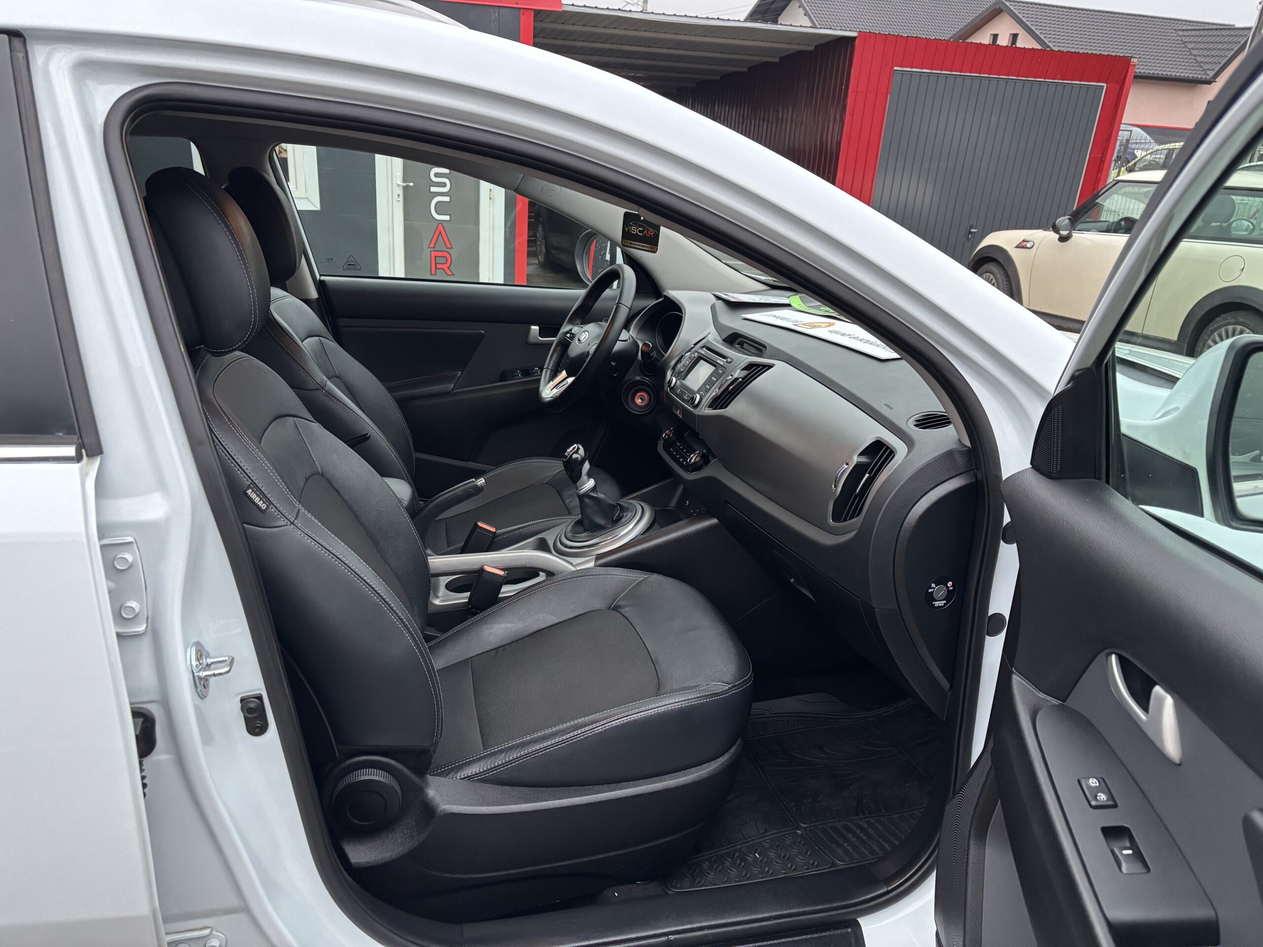 
								Kia Sportage full									
